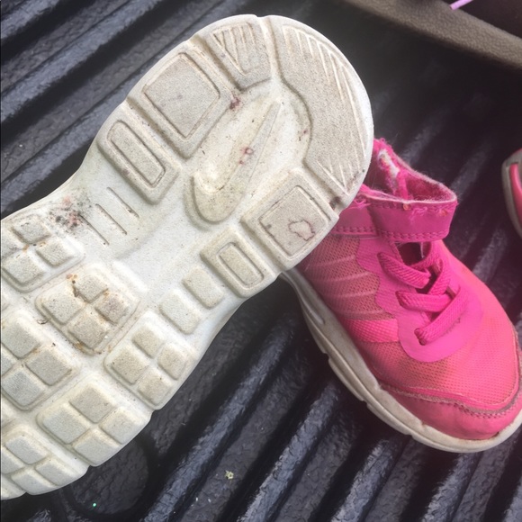 Nike’s - Picture 5 of 6